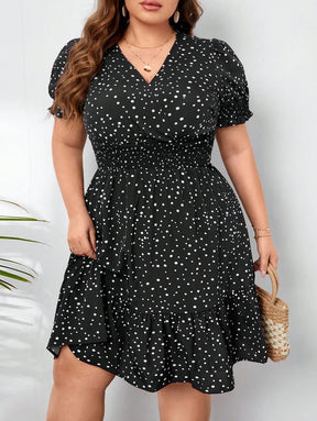 Vestido Curto Plus Size Decote V Manga Curta