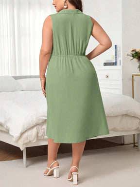 Vestido Midi Plus Size com Botão Lateral